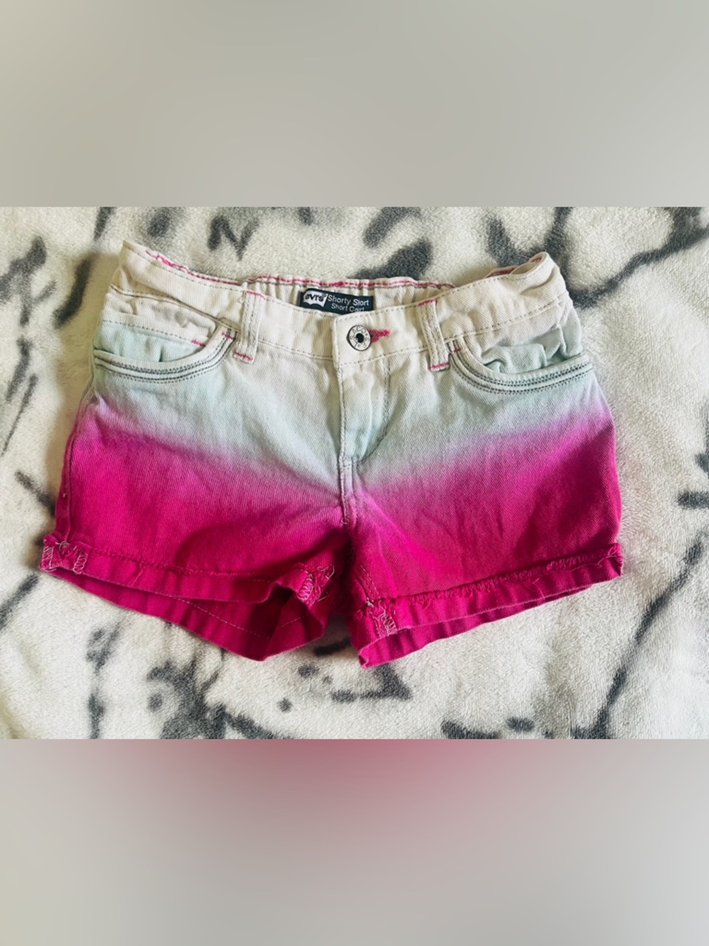 Y2K Levi's Girls 7Y White-to-Pink Ombre Denim Shorts with adjustable Waist